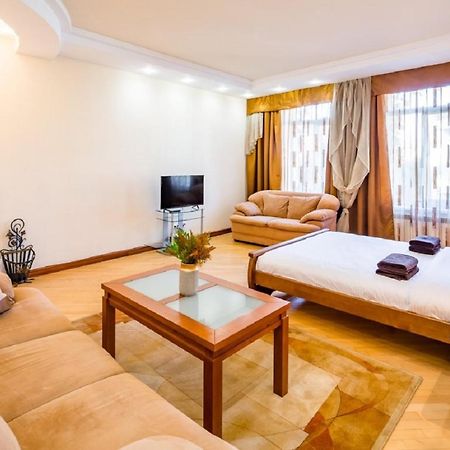 Alfa Apartments Ivana Franka Leopoli Esterno foto