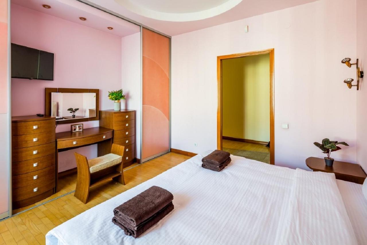 Alfa Apartments Ivana Franka Leopoli Esterno foto