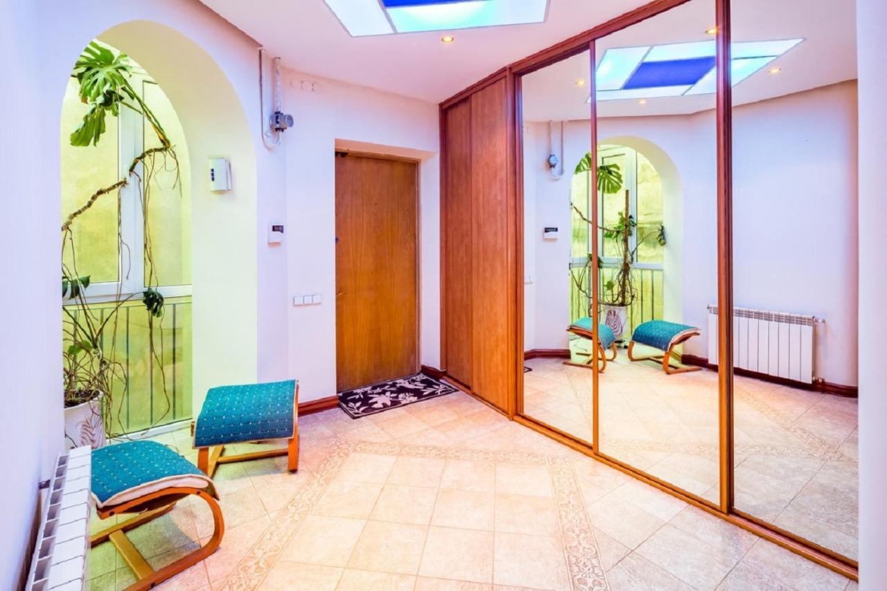 Alfa Apartments Ivana Franka Leopoli Esterno foto