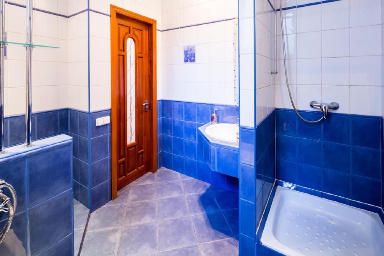 Alfa Apartments Ivana Franka Leopoli Esterno foto