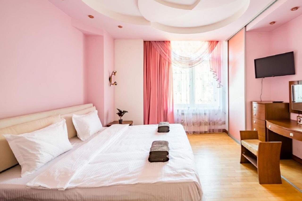 Alfa Apartments Ivana Franka Leopoli Esterno foto