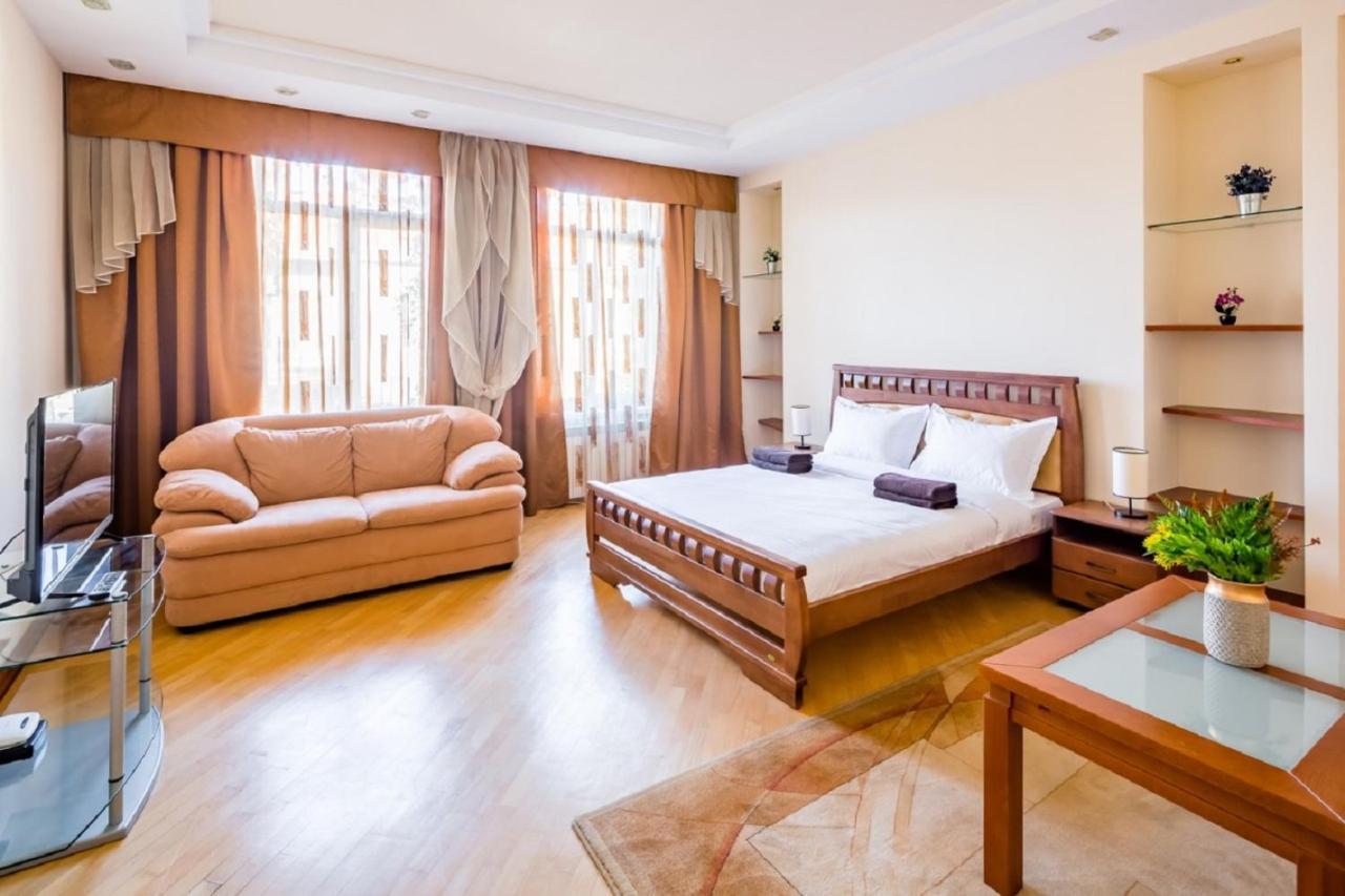 Alfa Apartments Ivana Franka Leopoli Esterno foto